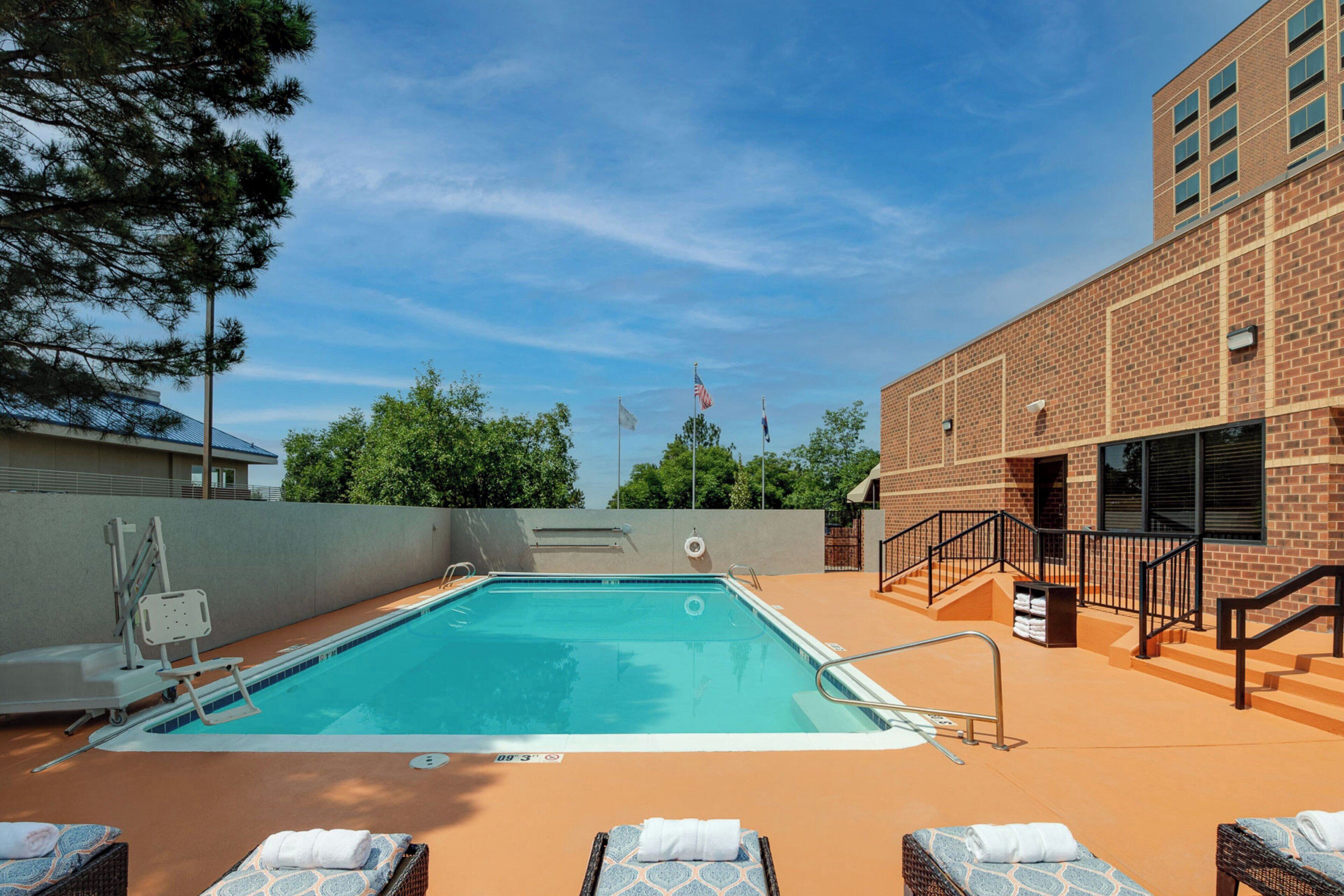 outdoor pool, pool loungers