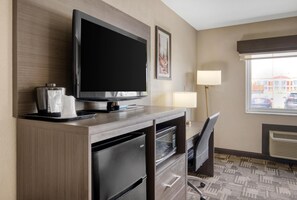 Desk, laptop workspace, iron/ironing board, WiFi (free) - Best Western Shepherdsville-Louisville South Hotel (Shepherdsville)