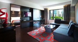 Suite (Mira Suite 80) | Minibar, in-room safe, desk, blackout drapes - The Mira Hong Kong Hotel (Kowloon)