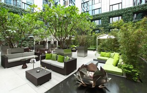 2 bars/lounges - The Mira Hong Kong Hotel (Kowloon)