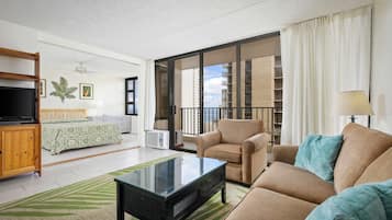 Room, 1 Bedroom, Partial Ocean View | In-room safe, individually decorated, individually furnished, desk