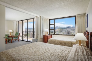 Deluxe Room, 1 Bedroom, Mountain View | In-room safe, individually decorated, individually furnished, desk