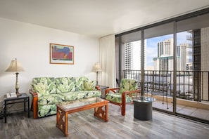 Standard Room, 1 Bedroom | In-room safe, individually decorated, individually furnished, desk