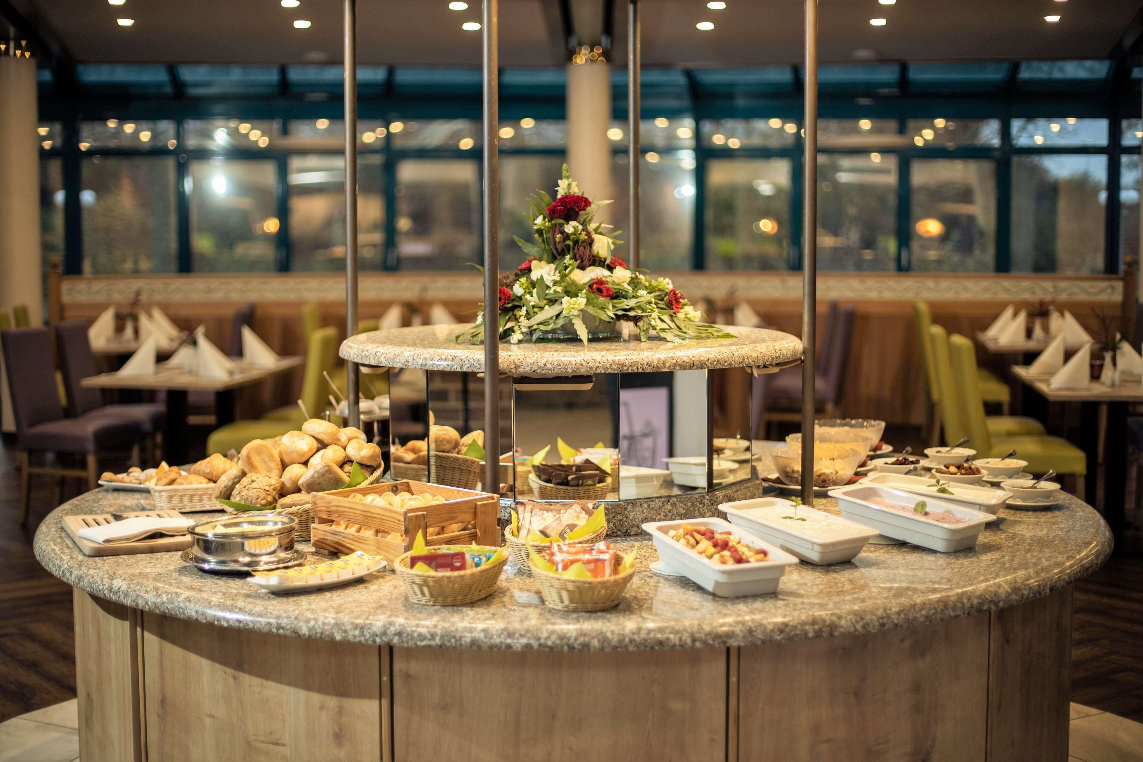 每日供应自助式早餐（每人 EUR 16.00）