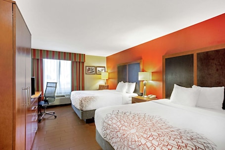 Ropa de cama de alta calidad y escritorio