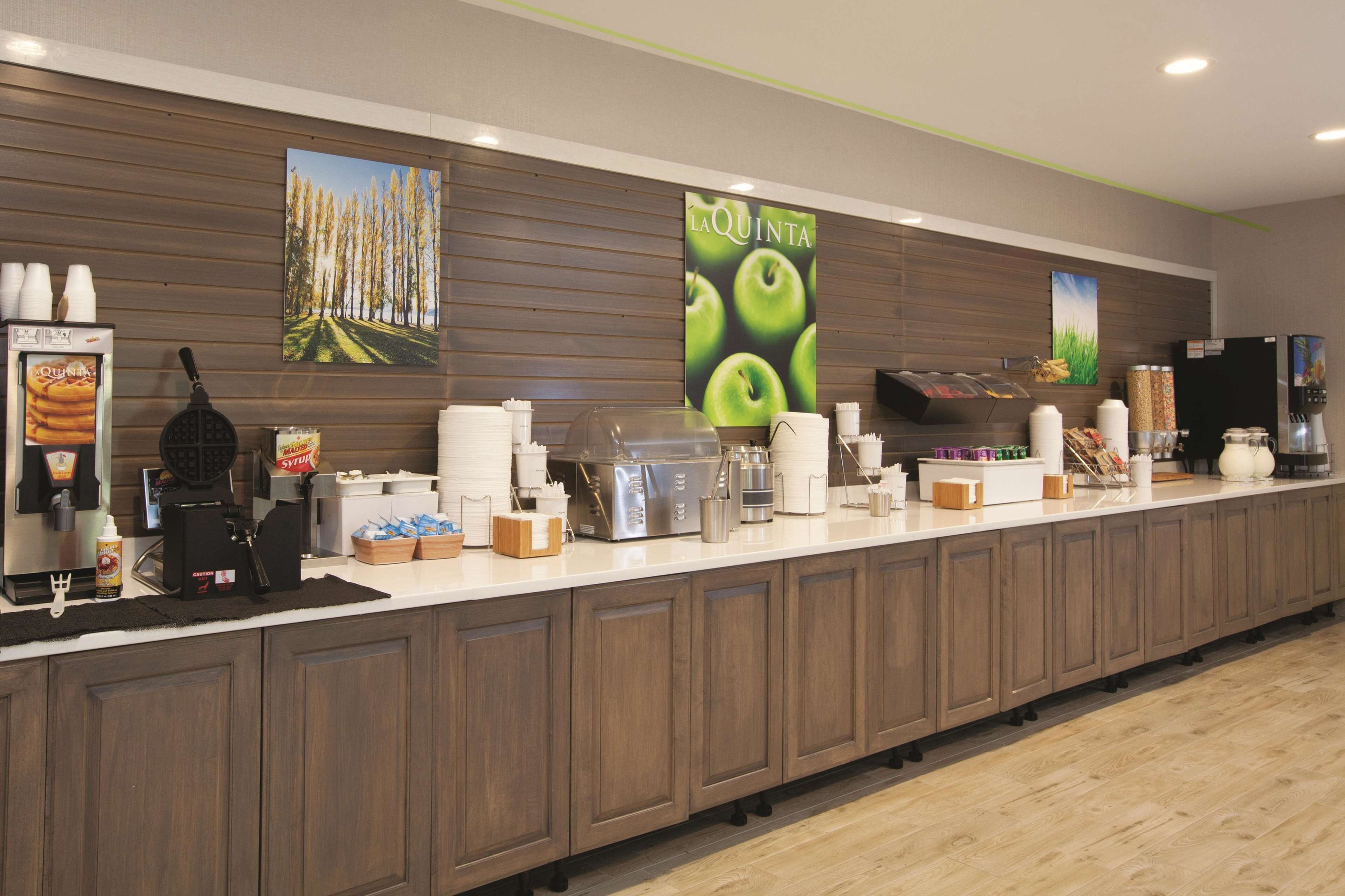 Desayuno buffet incluido todos los días