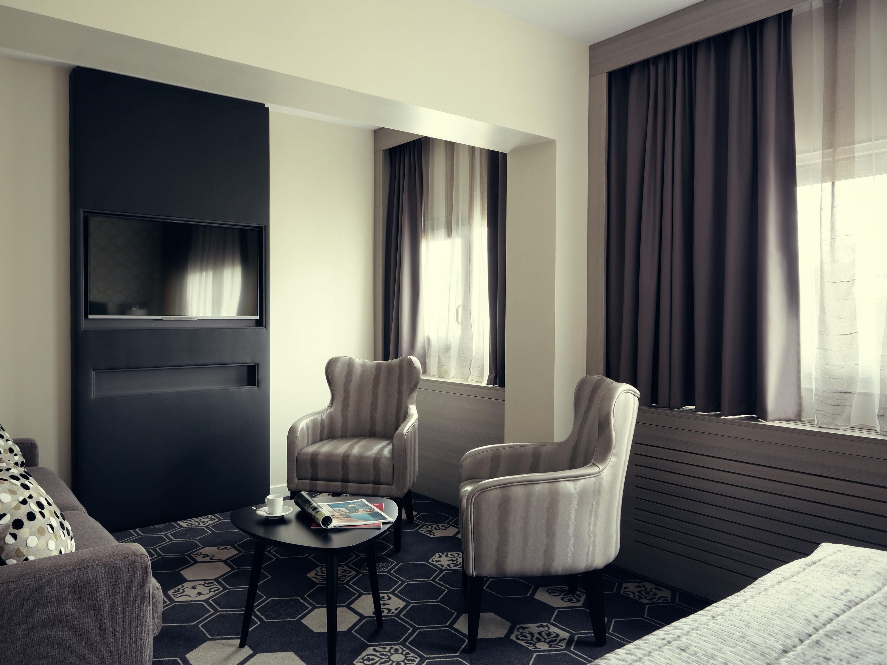 junior suite, 1 double bed | premium bedding, minibar, in-room safe, desk