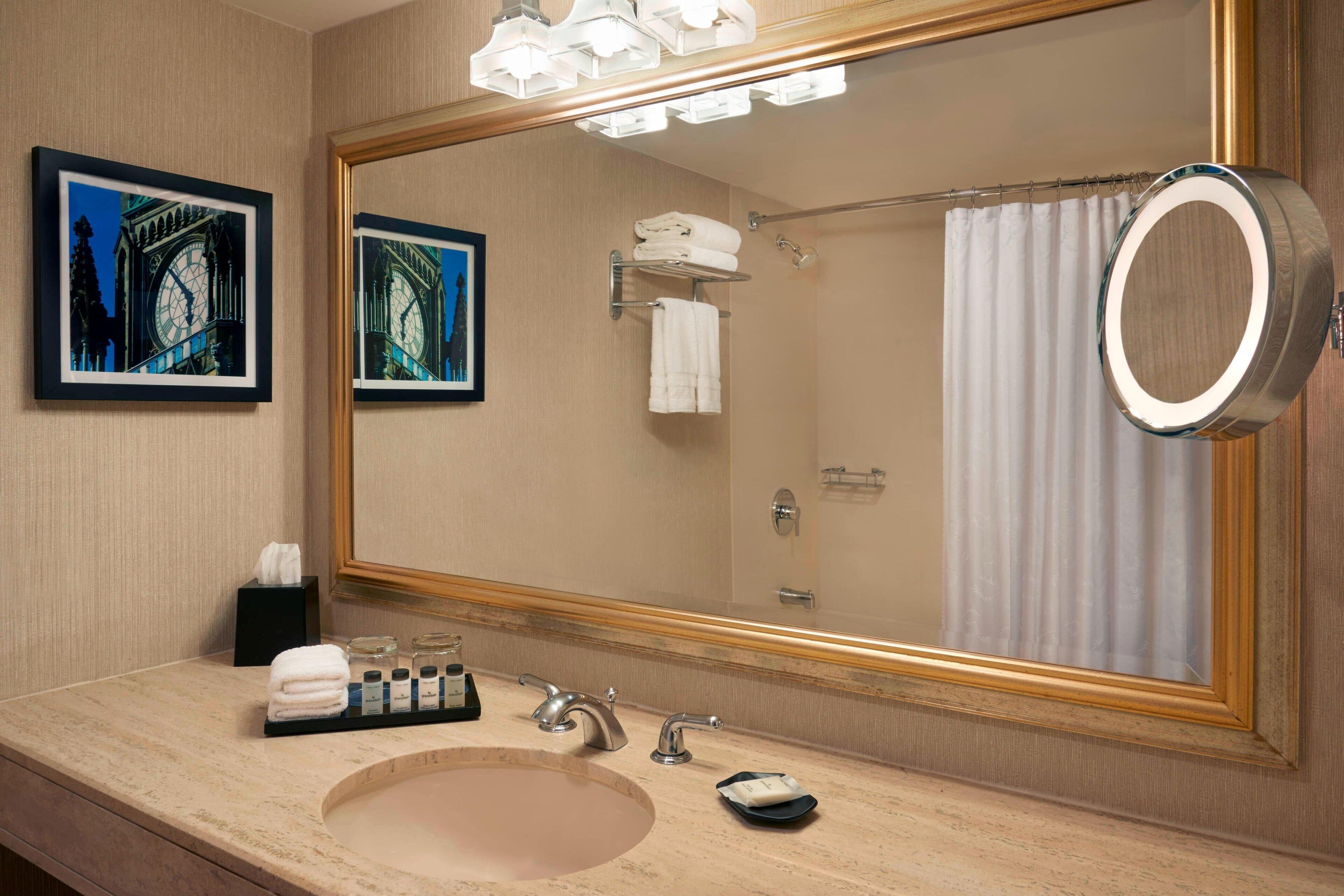 executive room, 2 double beds, non smoking, executive level | bathroom | combined shower/bathtub, free toiletries, hair dryer, towels