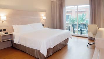 Habitación estándar, 1 cama King size | Caja de seguridad en la habitación y escritorio