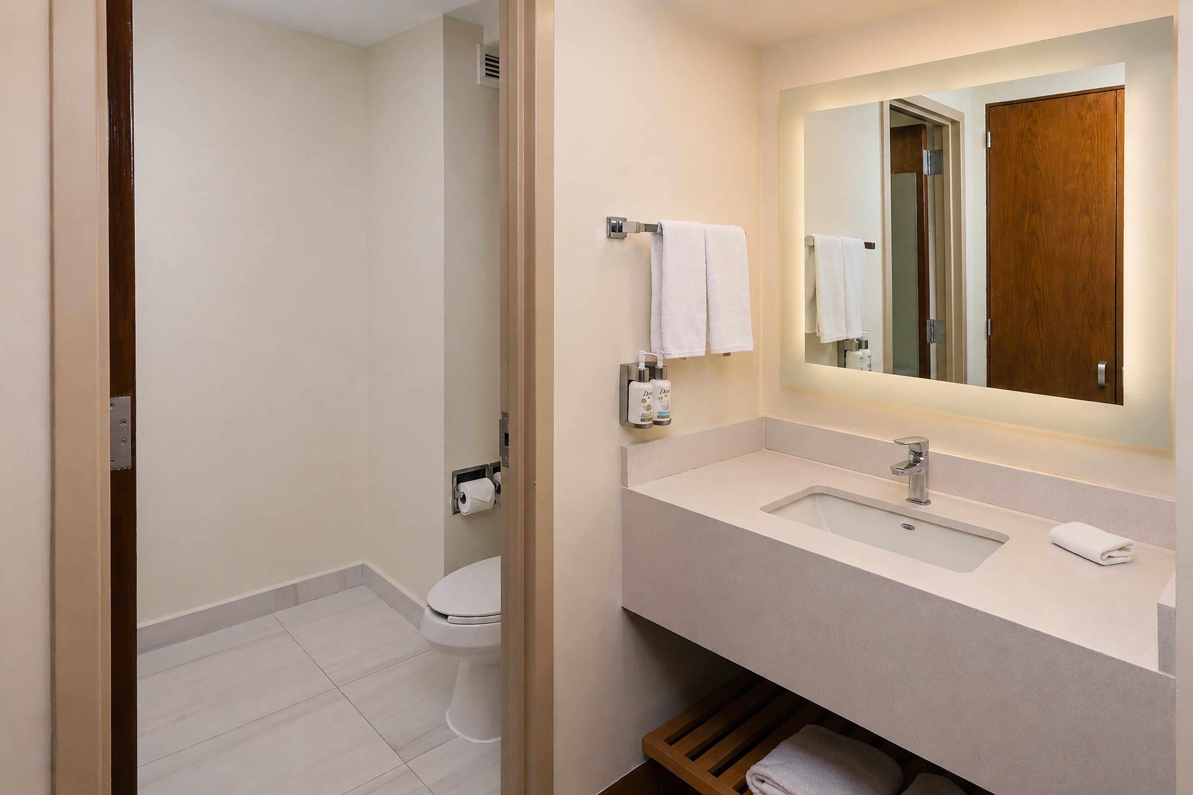 Photo - Holiday Inn Express Tecnológico Monterrey by IHG