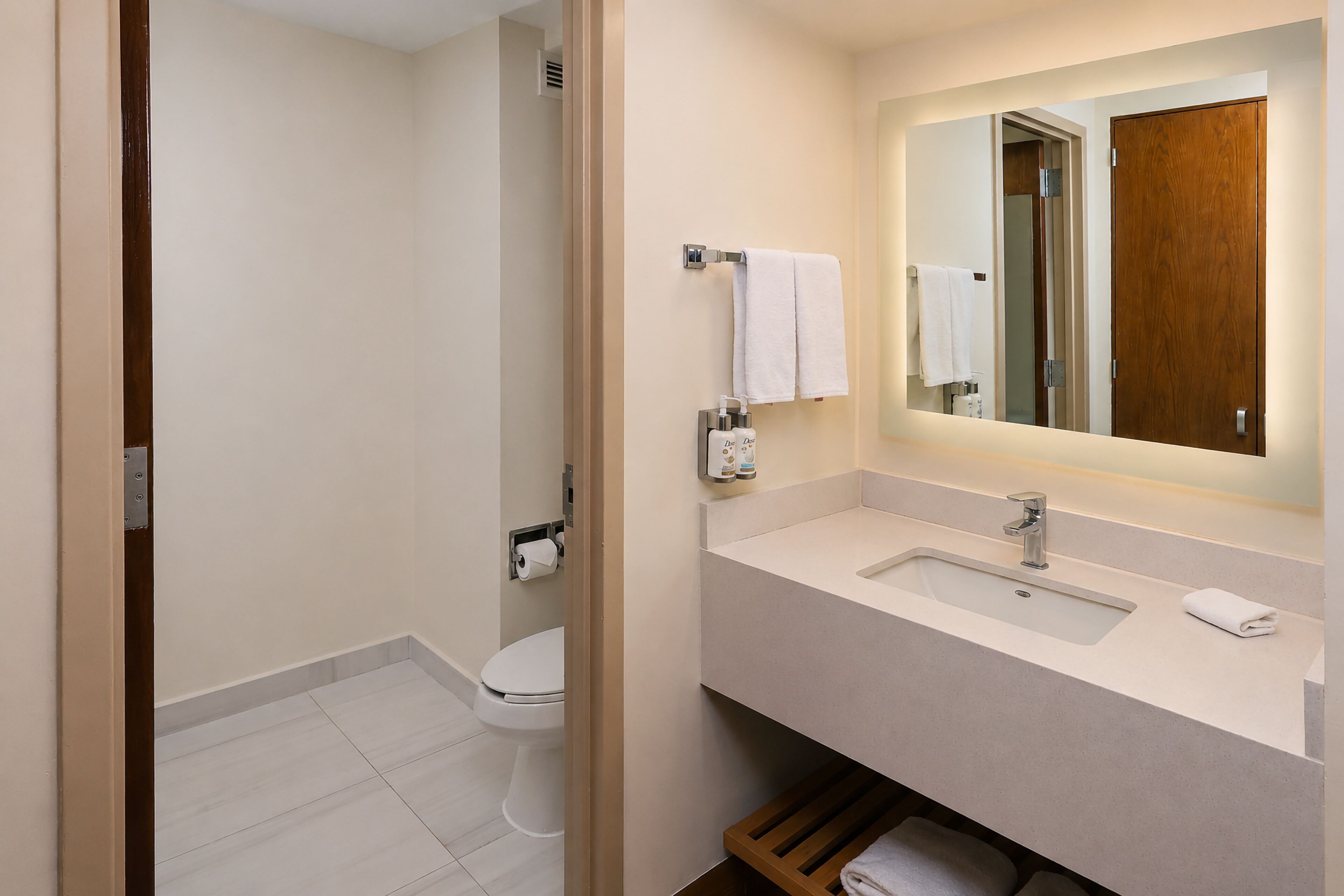 Photo - Holiday Inn Express Tecnológico Monterrey by IHG