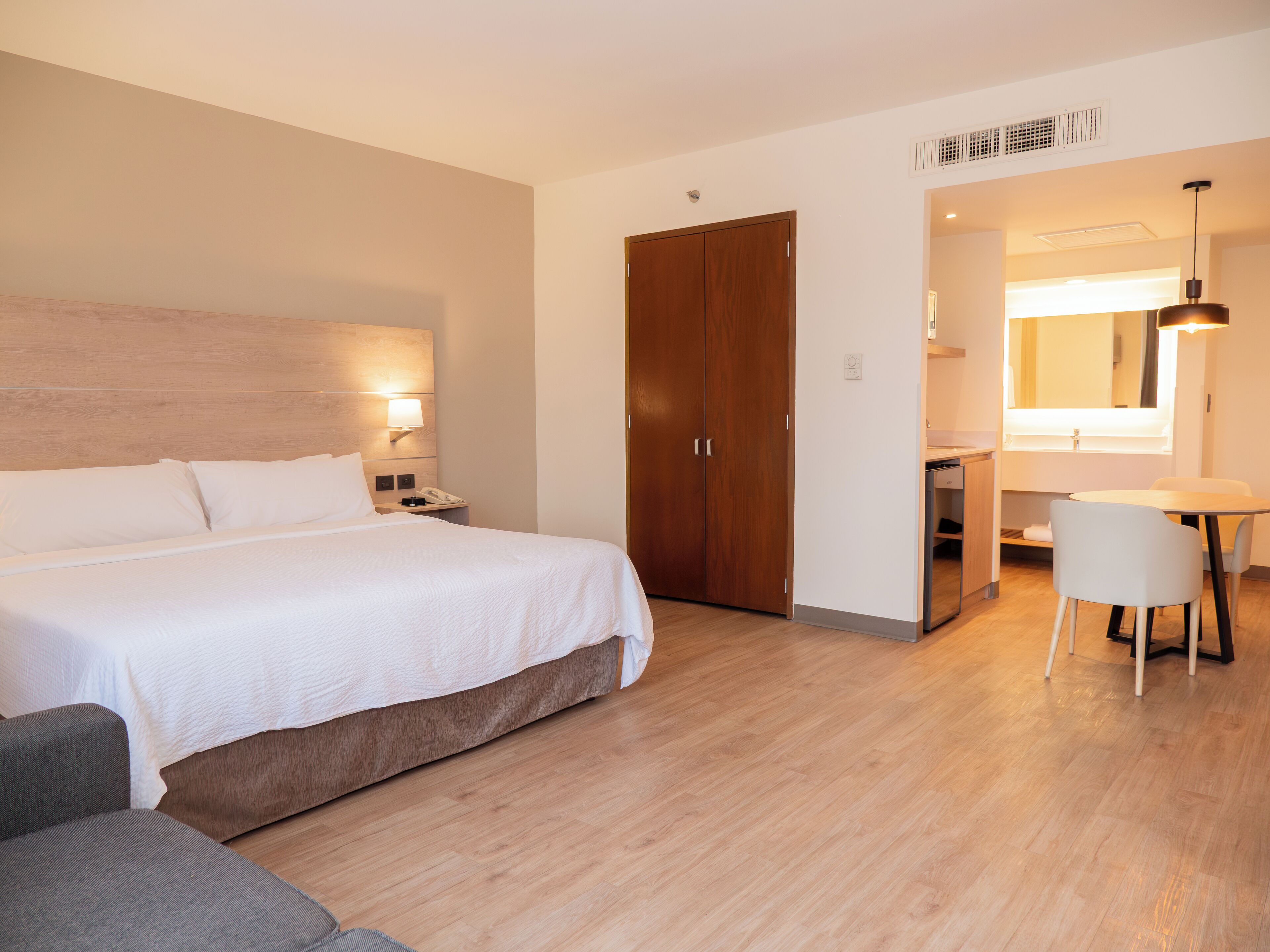 Photo - Holiday Inn Express Tecnológico Monterrey by IHG