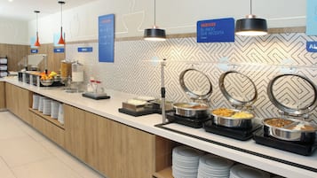 Desayuno de cocina local incluido todos los días