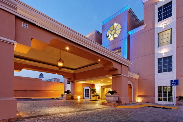 Exterior - Holiday Inn Express Tecnológico Monterrey by IHG (Monterrey)
