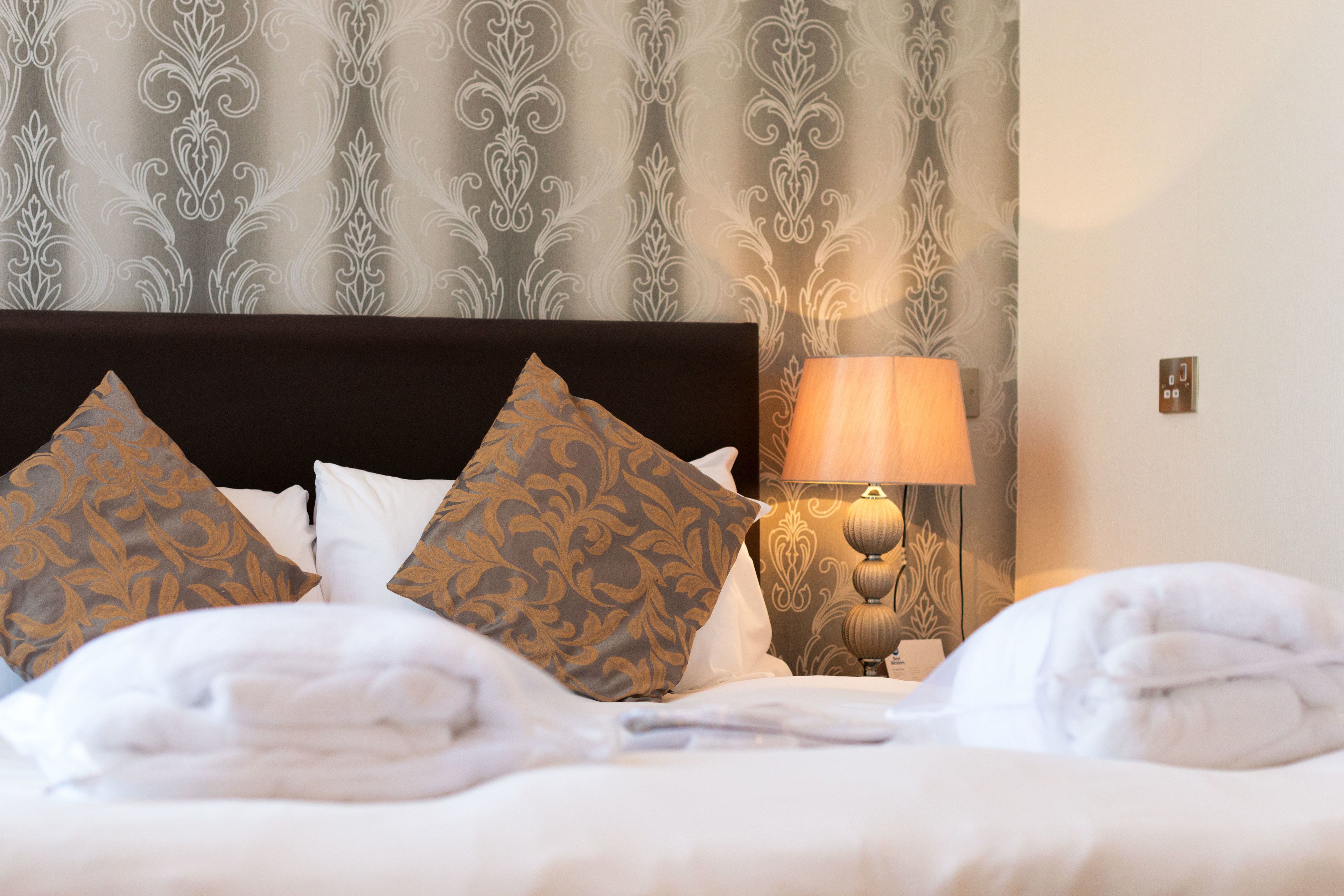 Superior Room, 1 King Bed, Non Smoking | Premium bedding, desk, laptop workspace, iron/ironing board