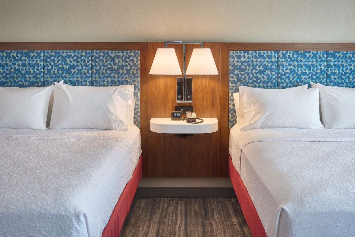 1 Schlafzimmer, hochwertige Bettwaren, Pillowtop-Betten