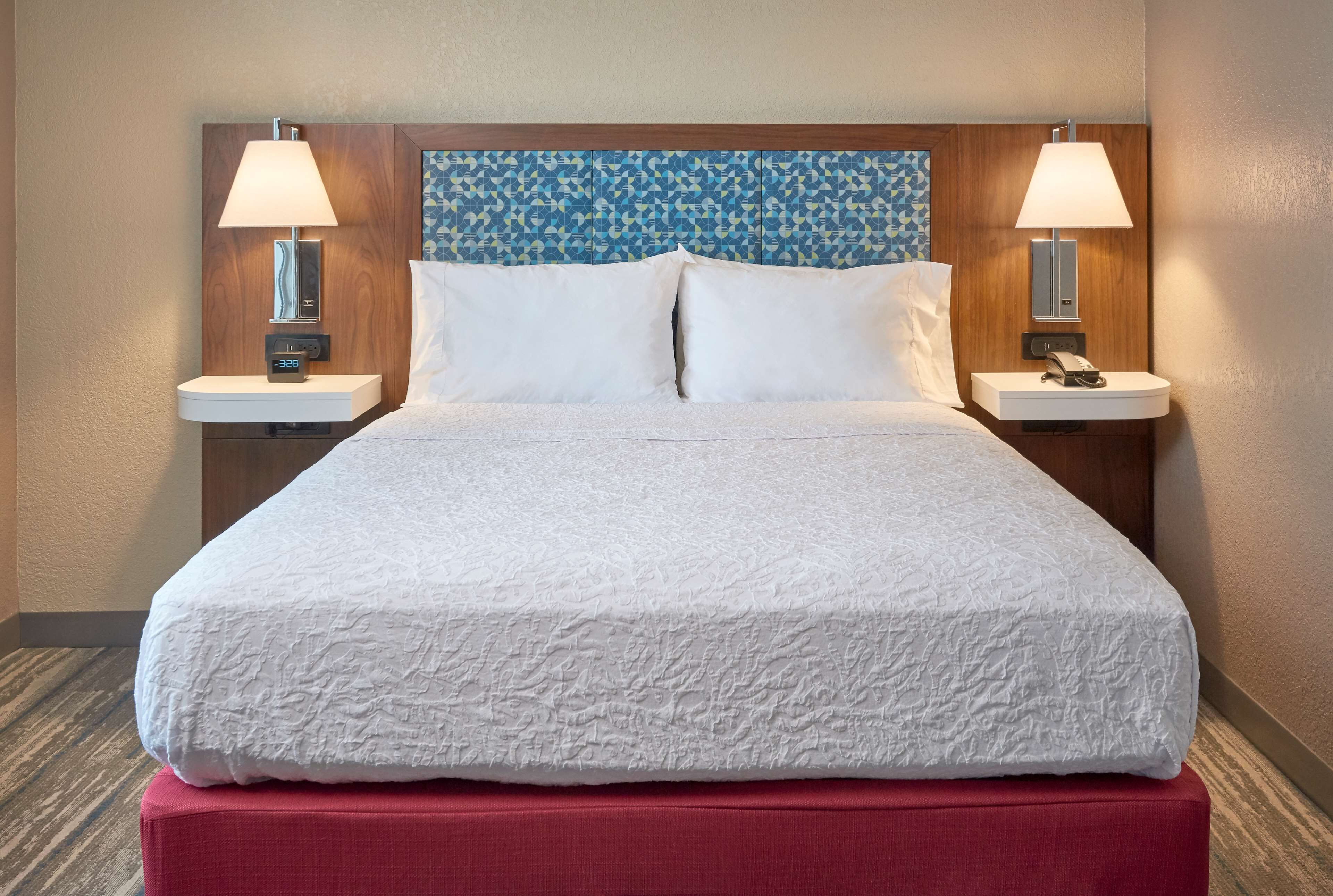 Studio suite, 1 queensize bed met slaapbank, niet-roken | Luxe beddengoed, pillowtop-bedden, individueel gemeubileerd, een bureau