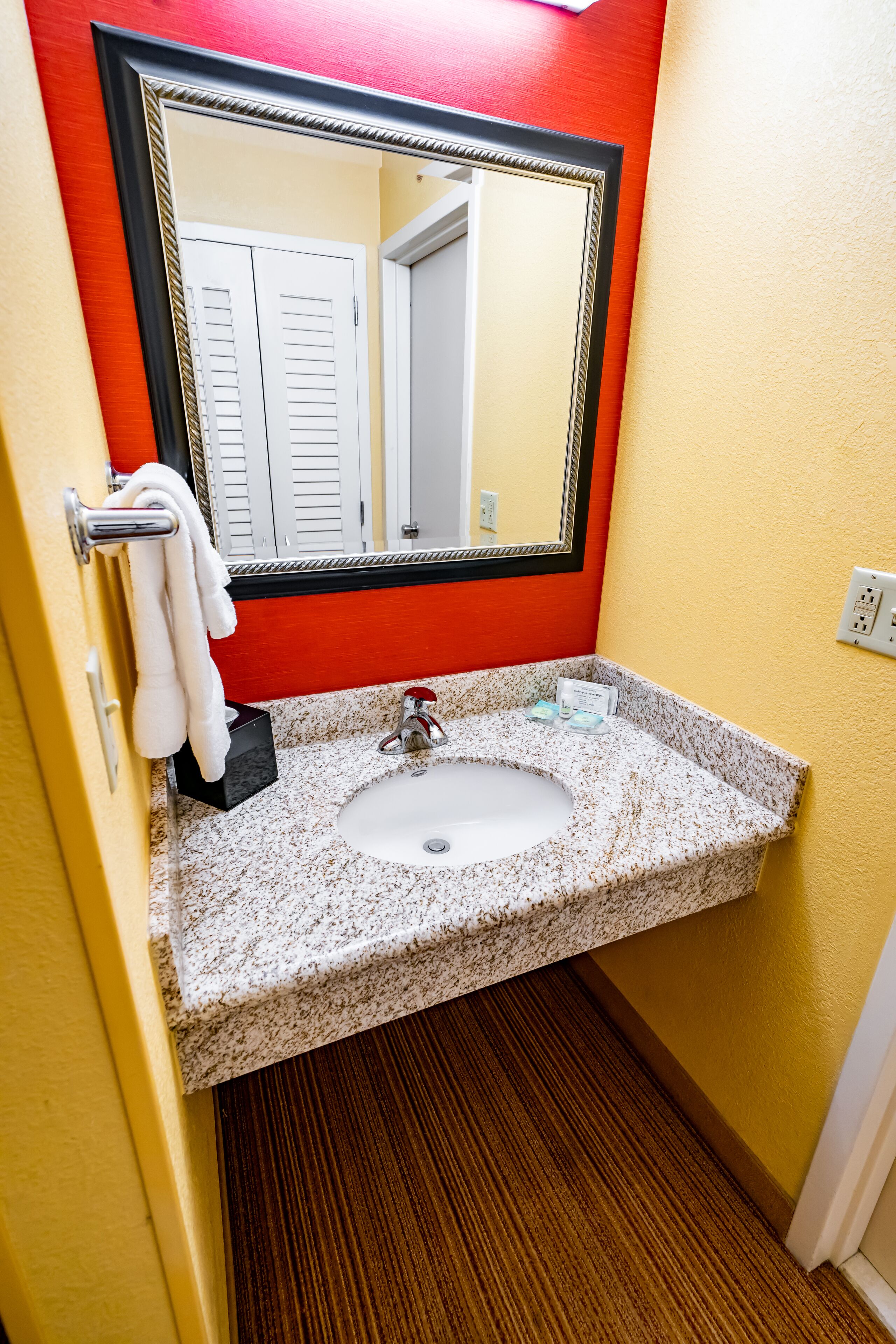 superior room, 1 king bed with sofa bed | bathroom | combined shower/bathtub, free toiletries, hair dryer, towels