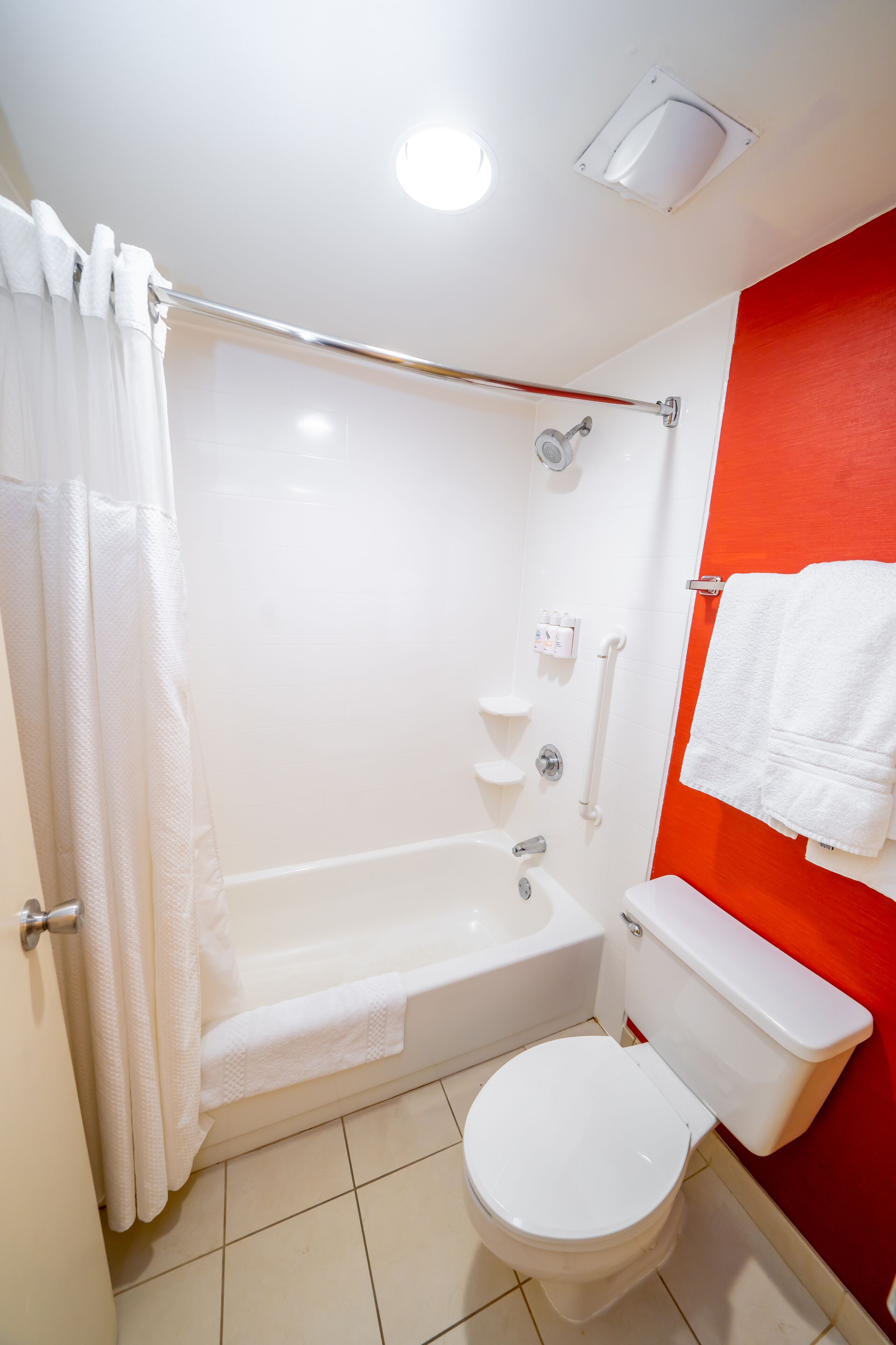 superior suite, 2 queen beds (one bedroom) | bathroom | combined shower/bathtub, free toiletries, hair dryer, towels