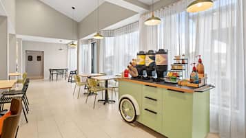 Free daily continental breakfast