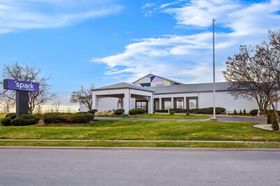 Spark by Hiton Bettendorf Quad Cities