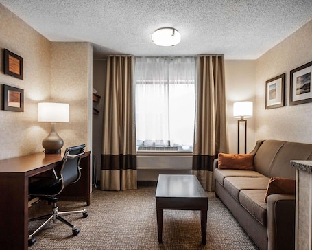 Suite, 1 King Bed with Sofa bed, Accessible, Non Smoking | Premium bedding, in-room safe, desk, iron/ironing board. Quality Inn Pocatello North