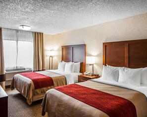 Premium bedding, in-room safe, desk, iron/ironing board - Quality Inn Pocatello North (Pocatello)