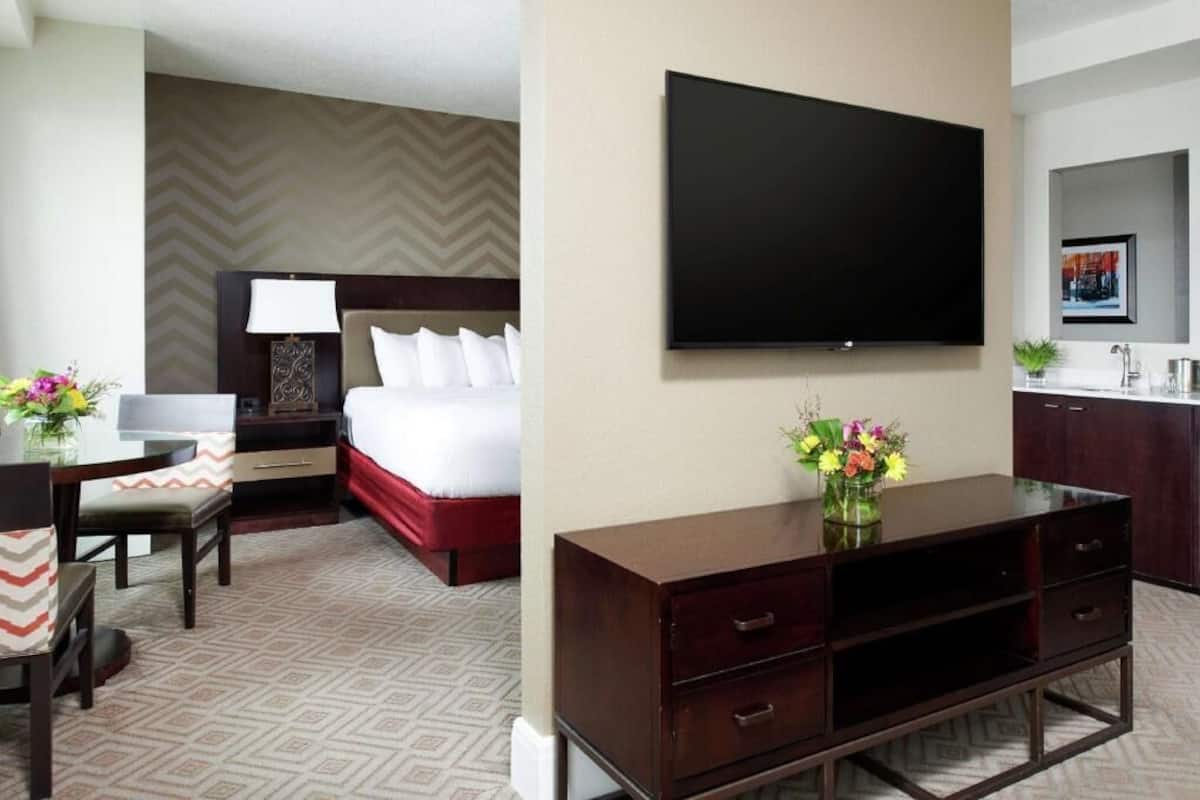 Premium bedding, pillow-top beds, in-room safe, blackout curtains