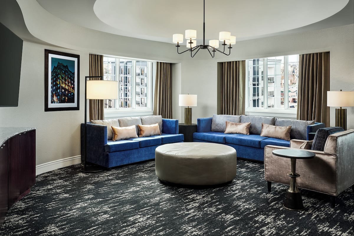 Suite presidencial, 2 habitaciones | Ropa de cama de alta calidad y camas con pillow-top