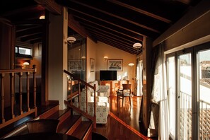 Suite | Living area