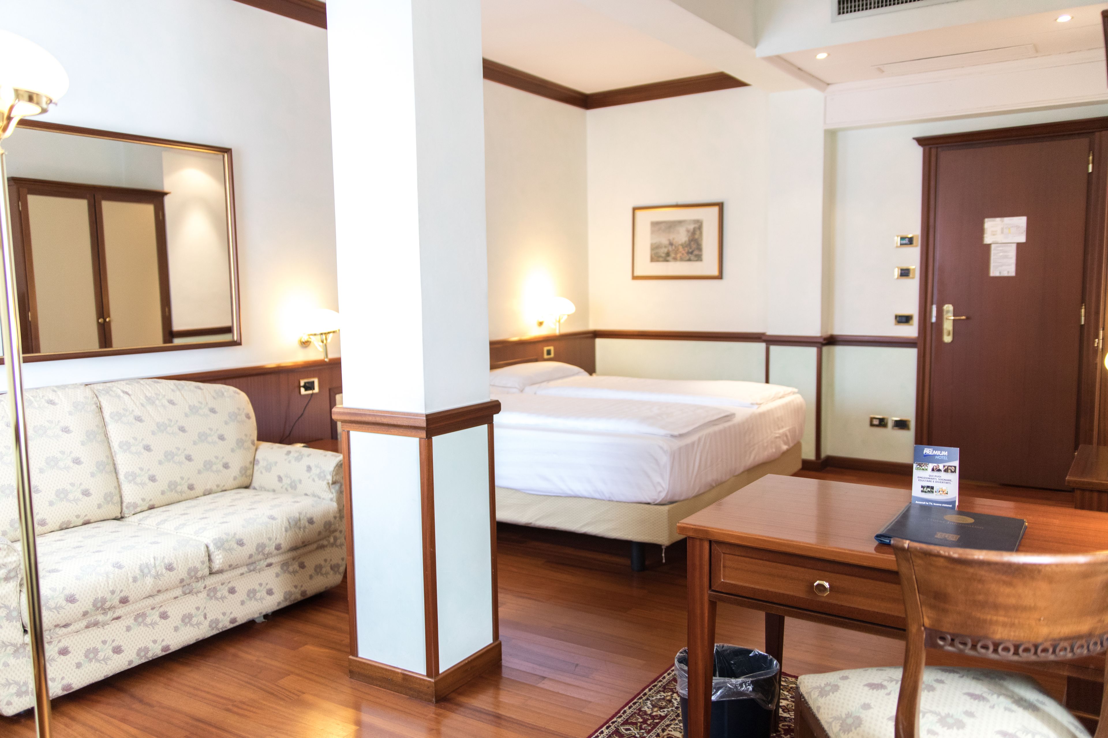 1 bedroom, premium bedding, minibar, in-room safe