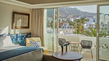 Donsdekens, bedden met traagschuimmatrassen, een minibar