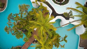 2 outdoor pools, pool umbrellas, sun loungers