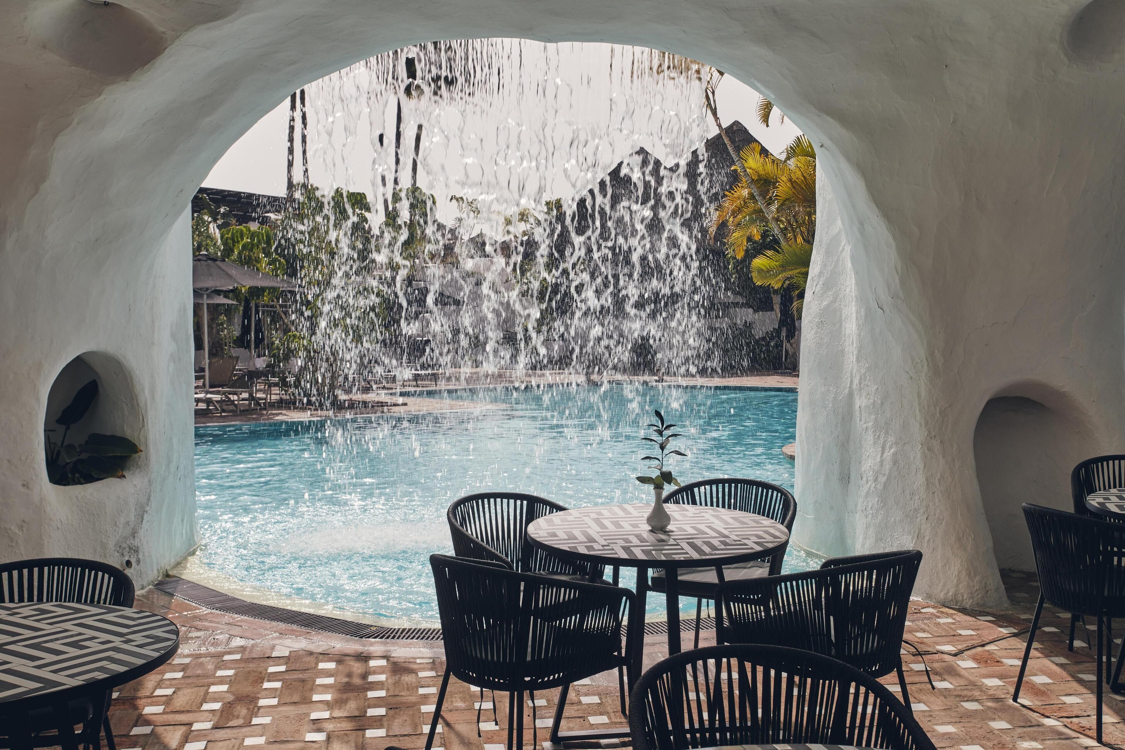 2 outdoor pools, pool umbrellas, pool loungers