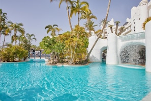 2 outdoor pools, pool umbrellas, pool loungers