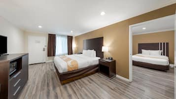 1 bedroom, desk, laptop workspace, blackout drapes