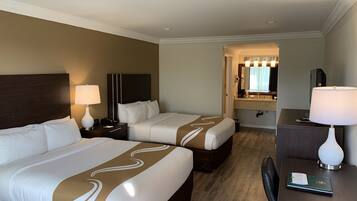 Standard-huone, 2 keskisuurta parisänkyä, tupakointi kielletty | 1 makuuhuone, työpöytä, kannettavalle tietokoneelle sopiva työtila