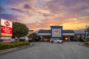 Exterior - Best Western Plus Madison-Huntsville Hotel (Madison)
