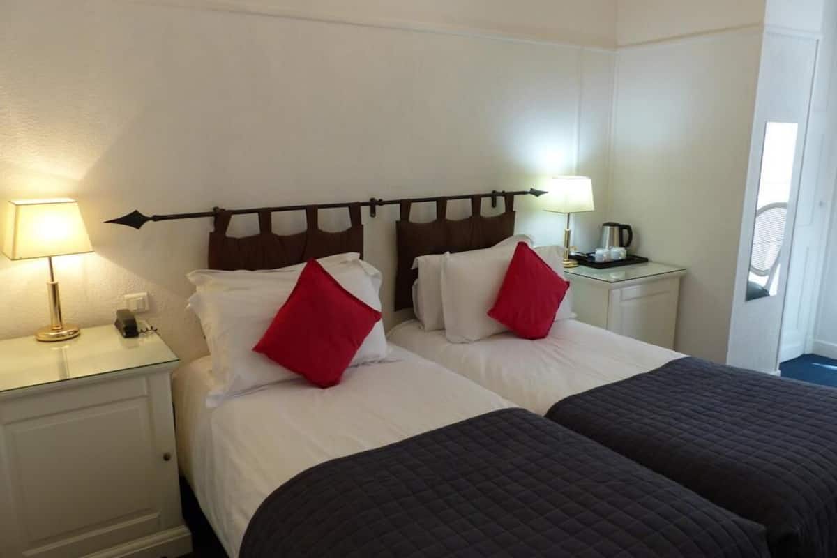In-room safe, desk, soundproofing, iron/ironing board