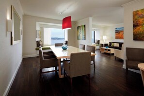 Ropa de cama de alta calidad y camas con pillow-top 