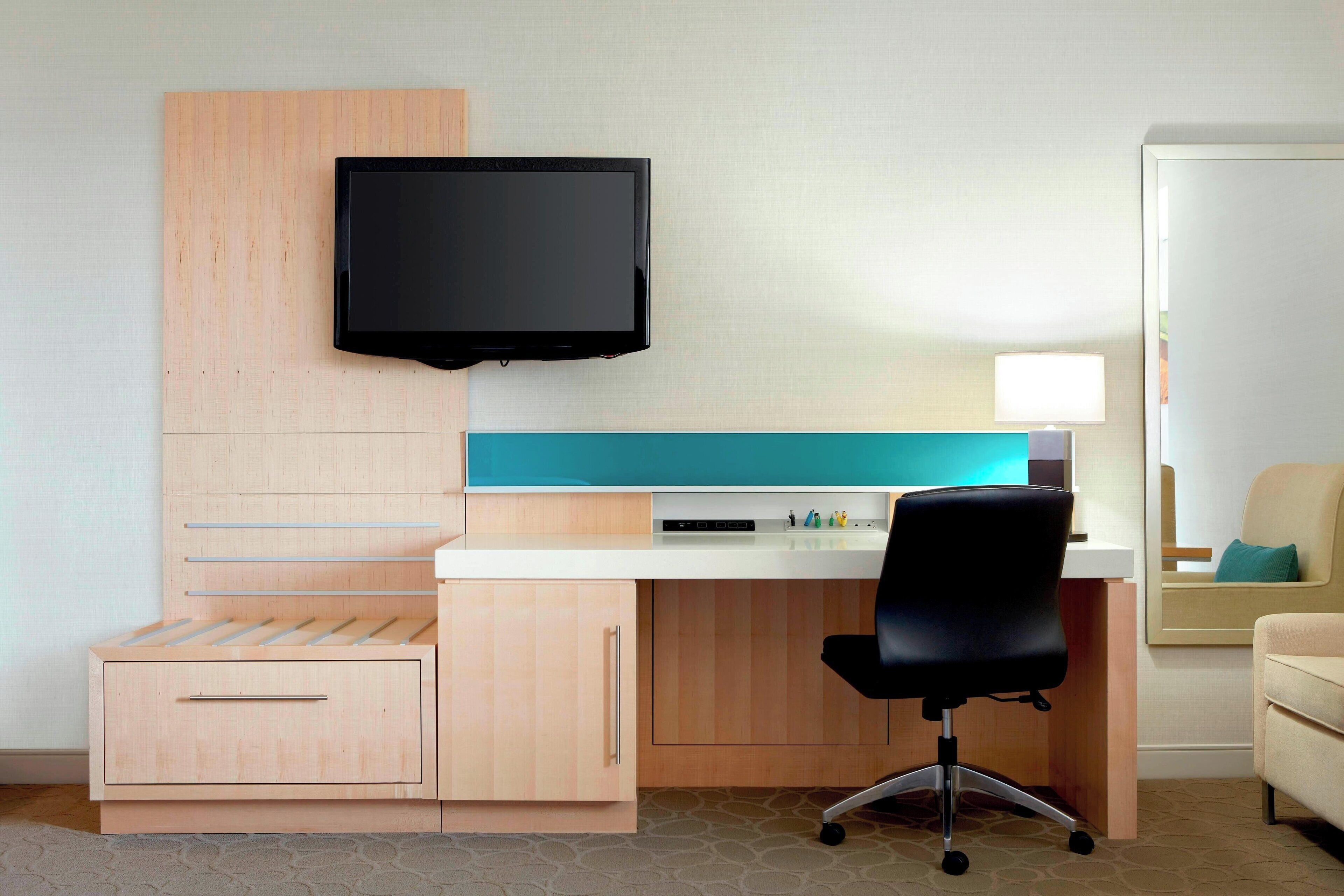 premium bedding, pillow-top beds, in-room safe, desk