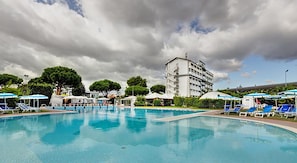 Indoor pool, outdoor pool - Aris Garden (Rome)