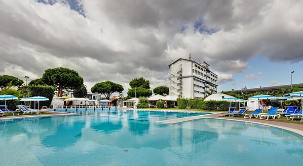 Indoor pool, outdoor pool