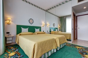 Roupas de cama de algodão egípcio, frigobar, cofres nos quartos