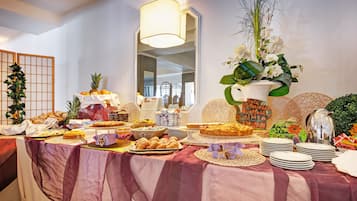 Daily buffet breakfast for a fee