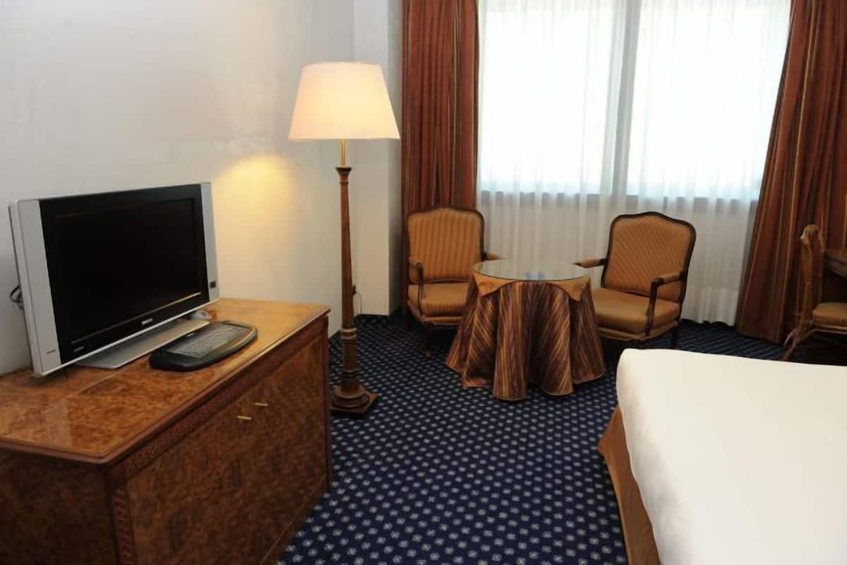 Down duvets, minibar, in-room safe, individually furnished