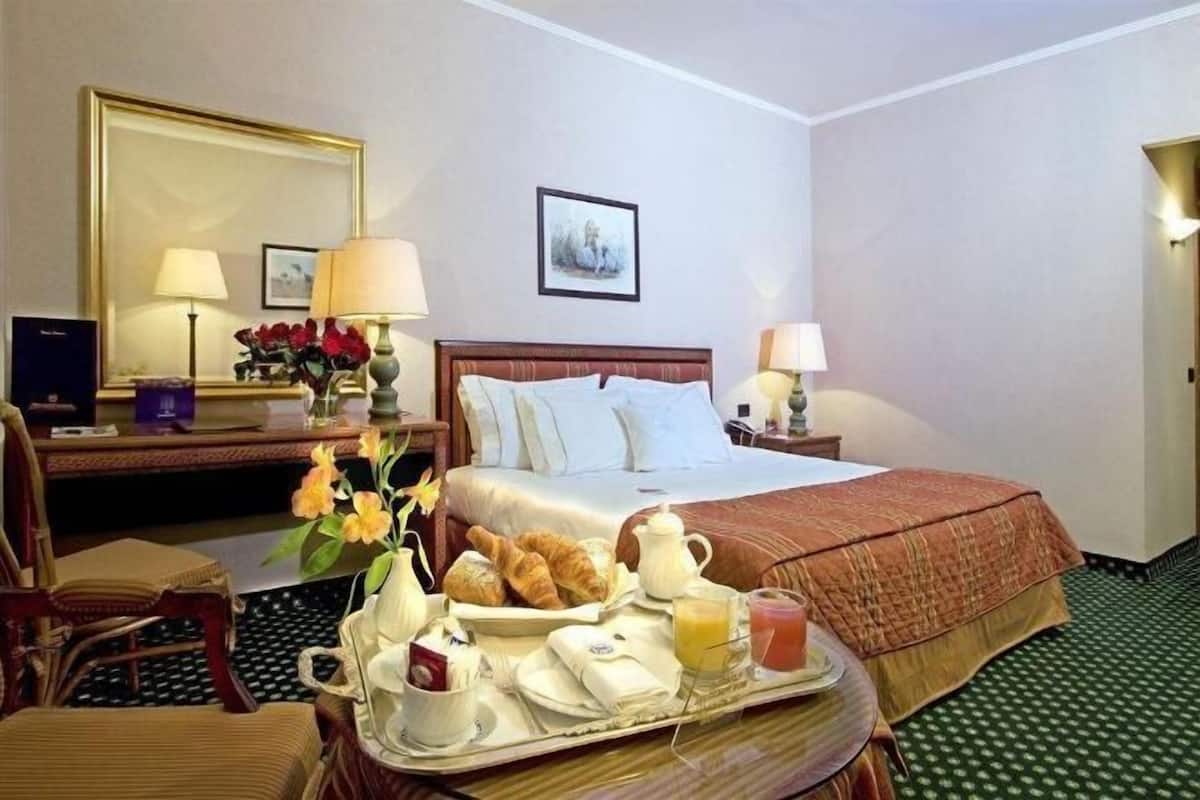 Down duvets, minibar, in-room safe, individually furnished