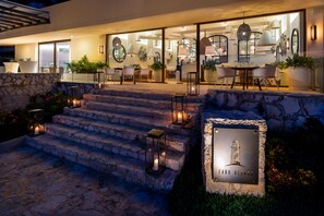 4 restaurants, Italian cuisine
