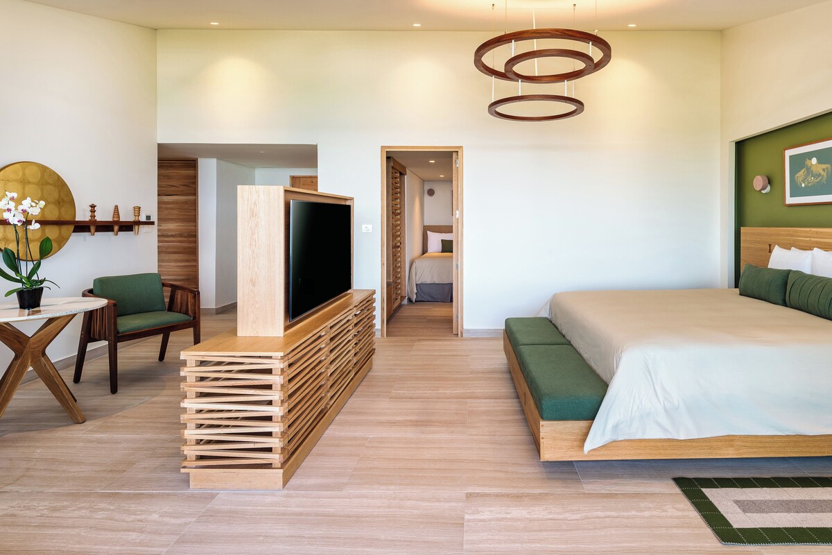 Suite, 2 Bedrooms, Ocean View | Egyptian cotton sheets, premium bedding, down duvets, minibar