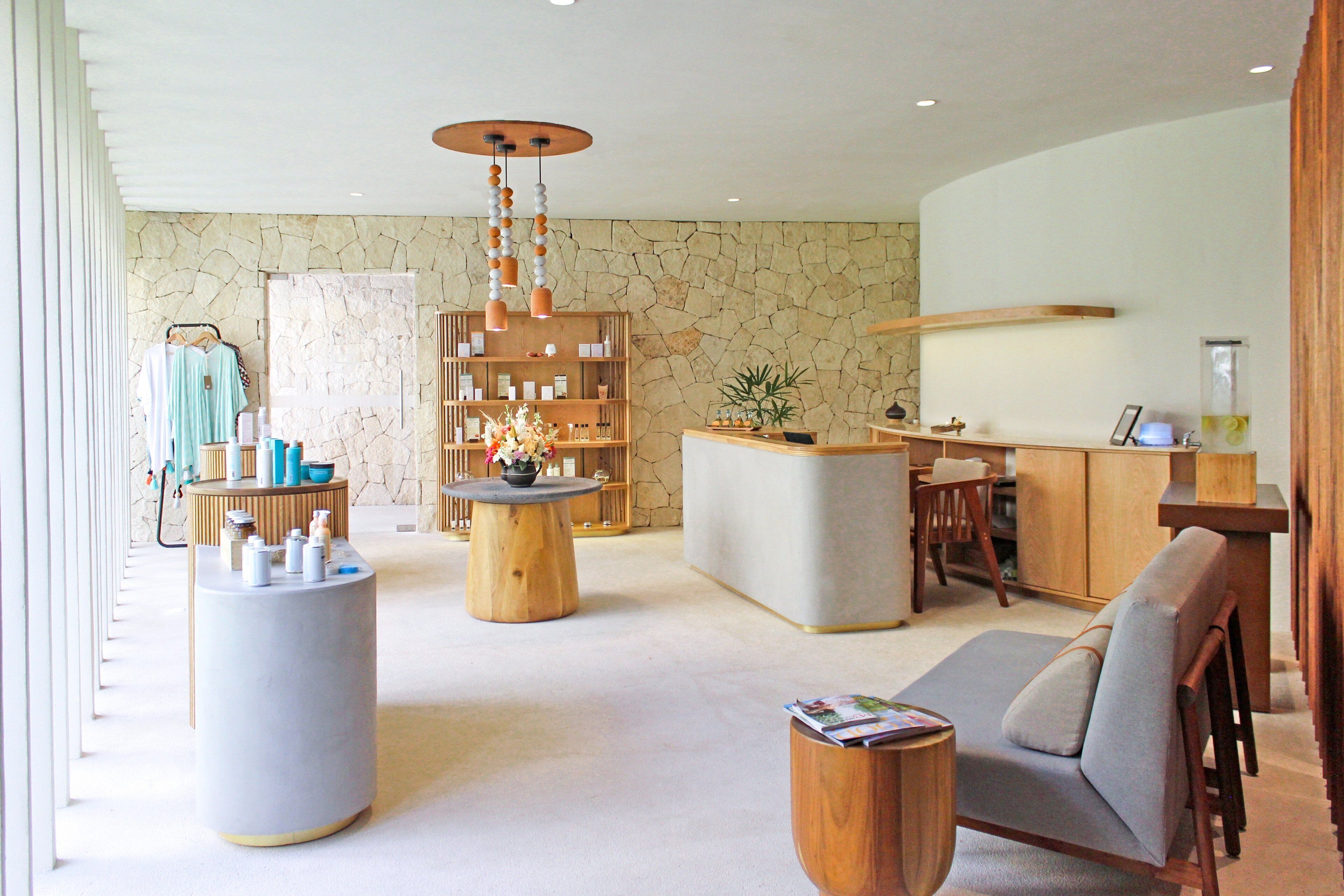 Couples treatment rooms, sauna, hot tub, steam room, body treatments